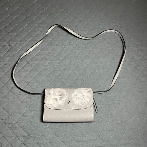 Simply Vera Vera Wang Grey‎ White Floral Faux Leather Crossbody Purse