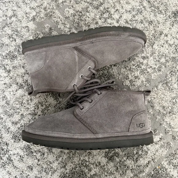 UGG Men's Neumel Chukka Boots‎ Gray Charcoal Suede Fur Lined Lace Up Size 9