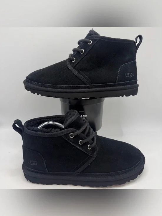 UGG Neumel Men’s Size 8 Black Suede Shearling Lace Up Chukka Boots