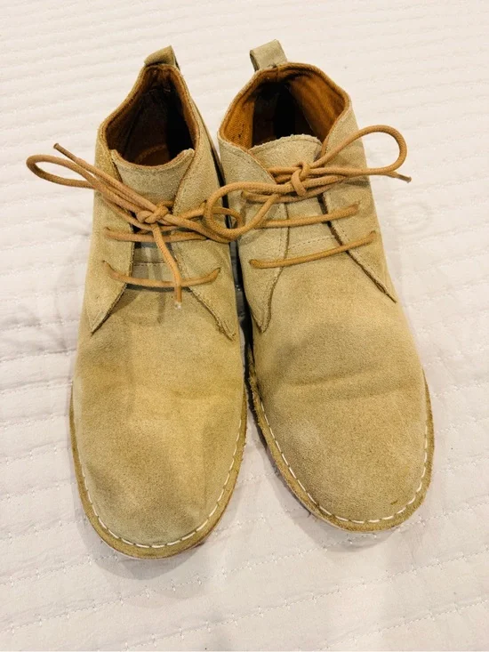 Men's Tan Suede Chukka Boots - Lightweight Lace-Up