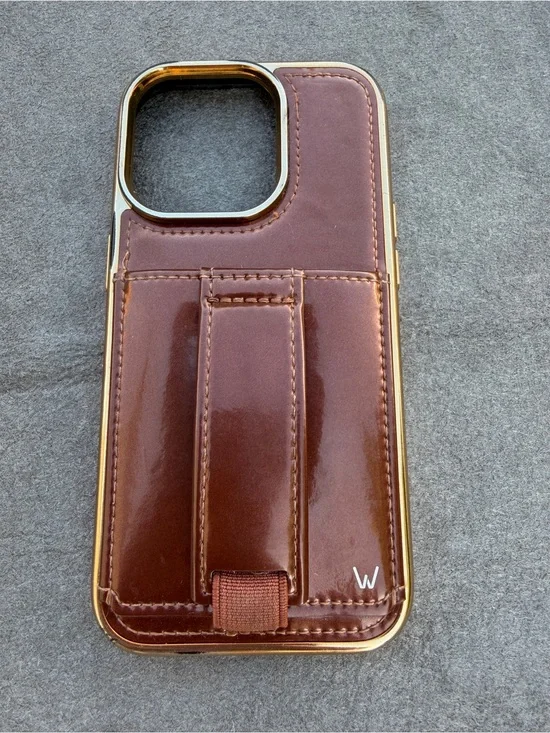 Walli Cherry Lacquer Phone Case for iPhone 14 Pro