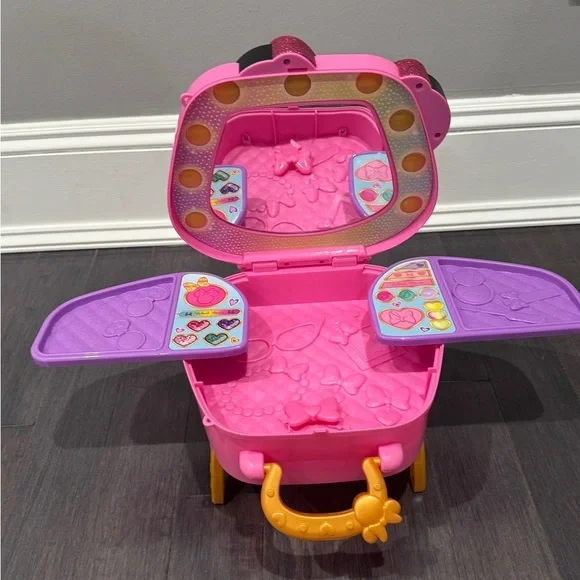 Disney Junior Minnie Mouse Get Glam Magic Makeup Table Pretend Play Vanity Girls