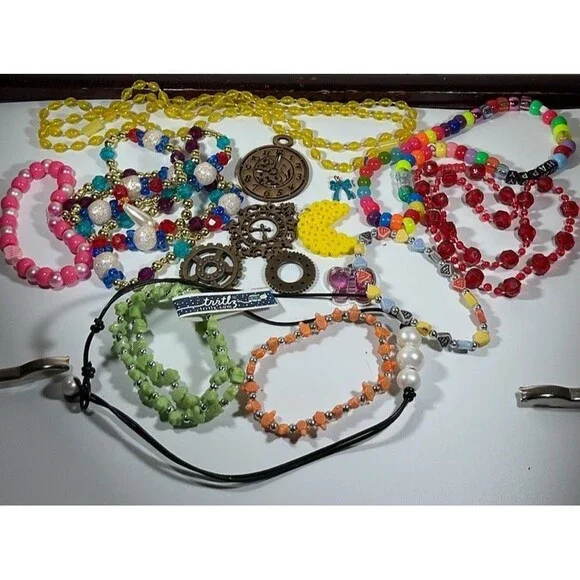 Girls Jewelry Lot - Necklace, Bracelets,  Charms Plastic 19 Pieces Dress Up Play
