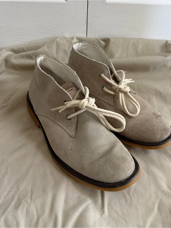 Men's Beige Suede Chukka Boots