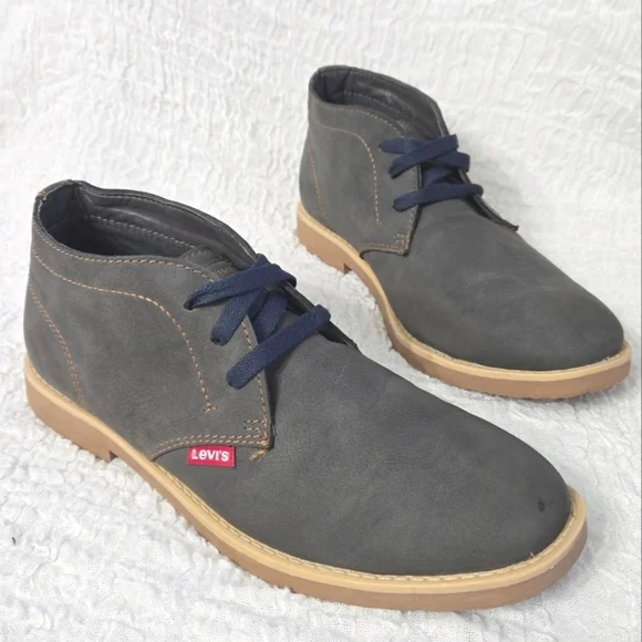 Levi's Cambridge Men Sz 8 Suede Leather Grey Casual Chukka Preppy Academia Boots