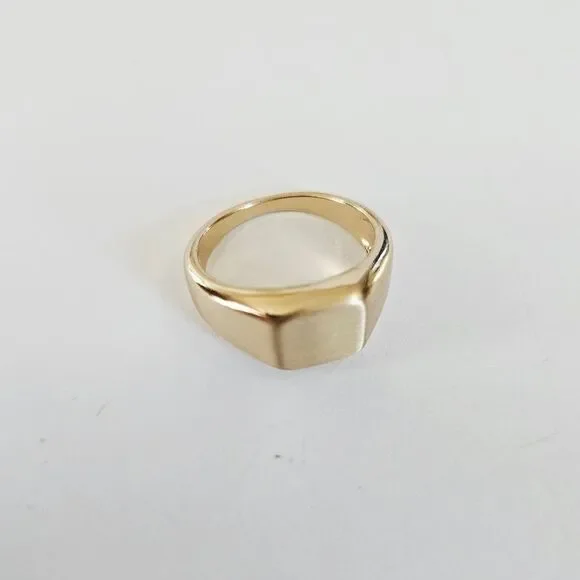 Minimalist Polished Gold Tone Square Silhouette Sleek Modernist Signet Ring 8