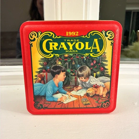 Crayola 1992 Red Holiday‎ Tin with original Crayola crayons