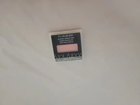 MARY KAY MINERAL CHEEK COLOR STRAWBERRY CREAM  DISCONTINUED NEW