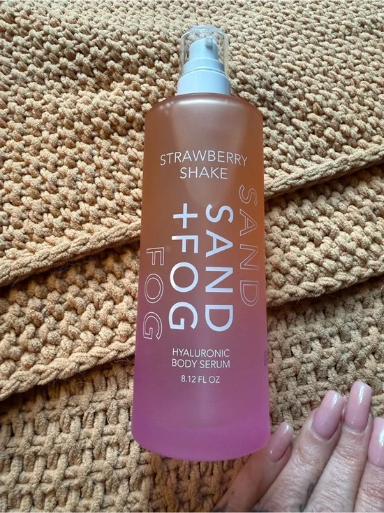 Sand + Fog Strawberry Shake Hyaluronic Body Serum in Pink