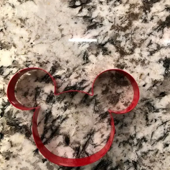 Mickey/minnie mouse disney cookie cutter