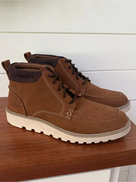 Clarks Men's Barnes Mid Oxford Boots Brown Cola Suede Size 12 US Classic NWOT