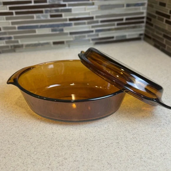 VTG Anchor Hocking Fire-King‎ Amber Glass Casserole Dish with Lid Oven-Proof USA