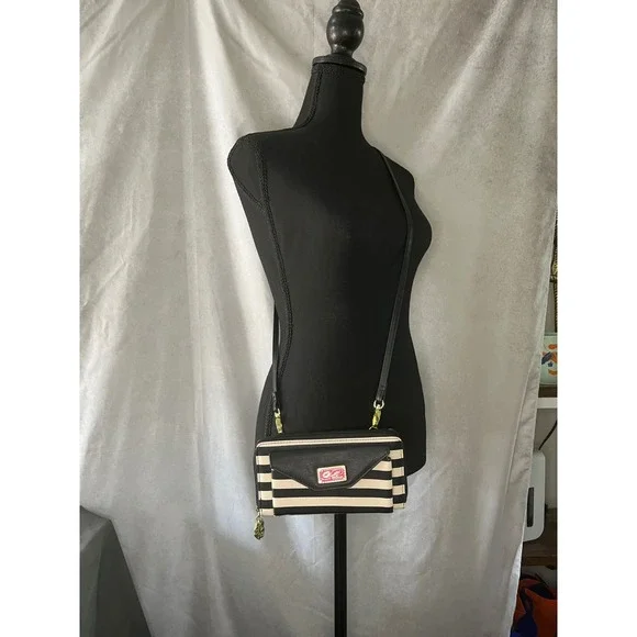 Betsey Johnson‎ Black White Stripe Convertible Crossbody Wallet Clutch
