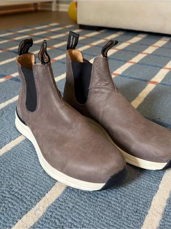 Blundstone Chelsea Sneaker Boots Nubuck, Men US Size 11 LIKE NEW