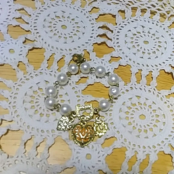 Faux Pearl and charms small girl Bracelet