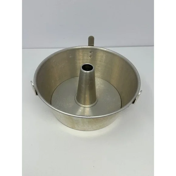 Vintage MIRRO Angel Food Cake/Tube Pan 9