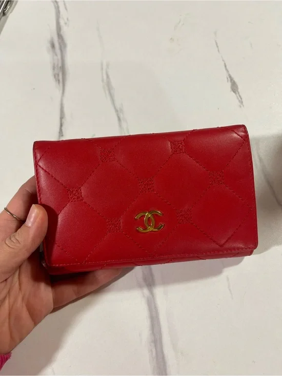CHANEL Red Quilted Leather Wallet with Gold CC Emblem