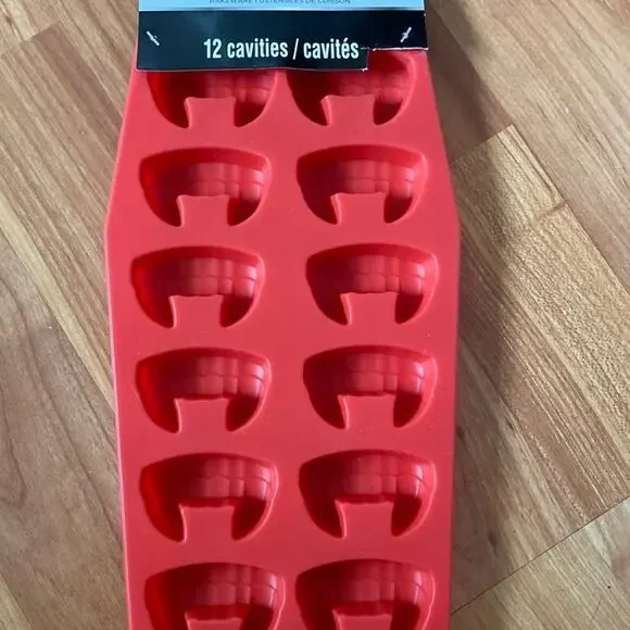 Silicone Treat Mold - Halloween - Dracula‎ Fangs - 12 Cavities