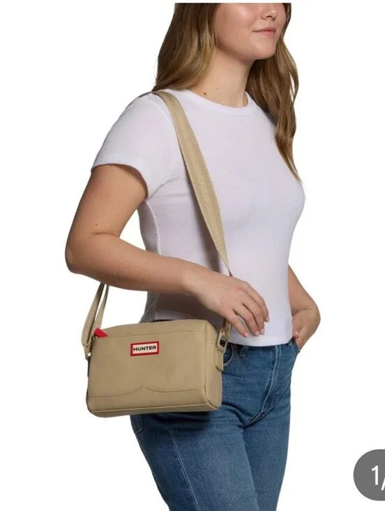 (6)Hunter Ladies Crossbody with Red Trim