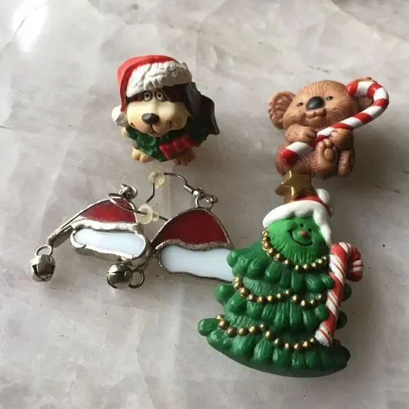 CUTE CHRISTMAS Earrings, 2 Pins & a Puppy!