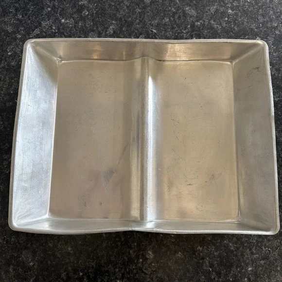 Vintage 1986 Wilton Book or Bible cake pan