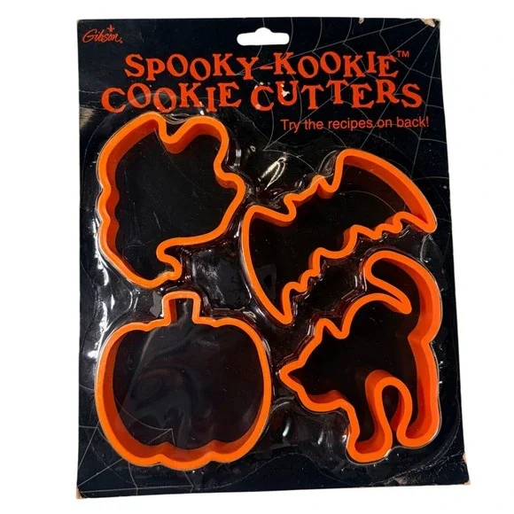 Gibson Spooky-Kookie Halloween Cookie Cutters Set 4 Orange Ghost Bat Pumpkin 90s