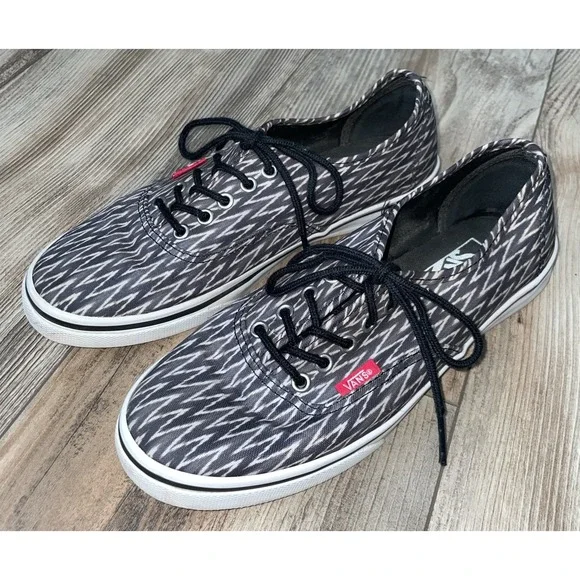 Vans Unisex-Adult Chevron Print Sneakers, blkgray,‎ M 6— W 7.5