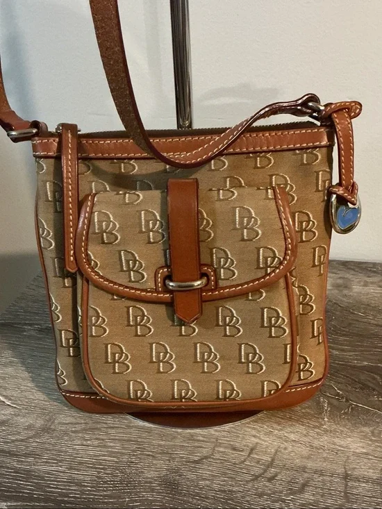 Dooney & Bourke Signature Letter Carrier Crossbody Bag Cocoa Body Tan Leather
