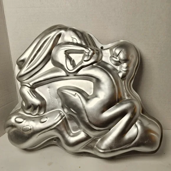Wilton‎ Bugs Bunny Cake Pan Looney Tunes 1996 Vintage Aluminum 2105-3200 Silver