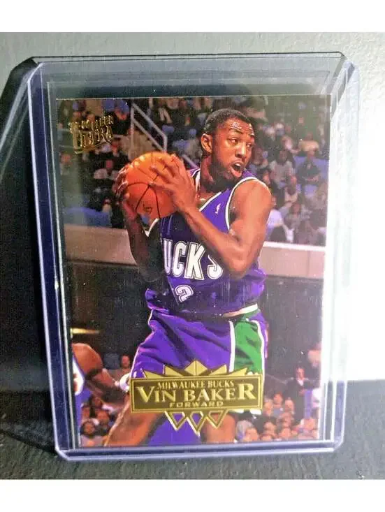 1995-96 Vin Baker Fleer Ultra #100 Basketball Card