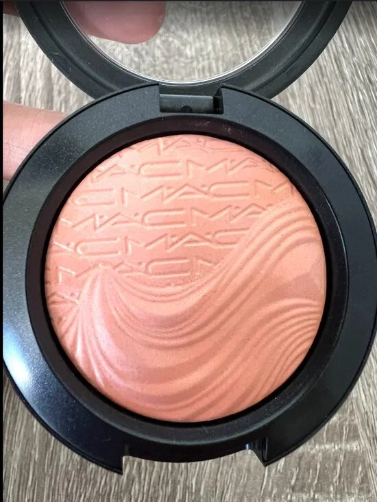 New w/o Box MAC Extra Dimension Blush Blazing Haute