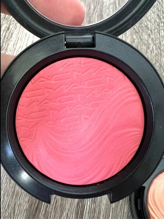 New w/oBox MAC Extra Dimension Blush Flaming Chic