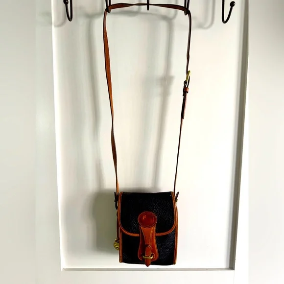 Vintage Dooney Bourke Black All Weather Leather Small Essex Crossbody Bag