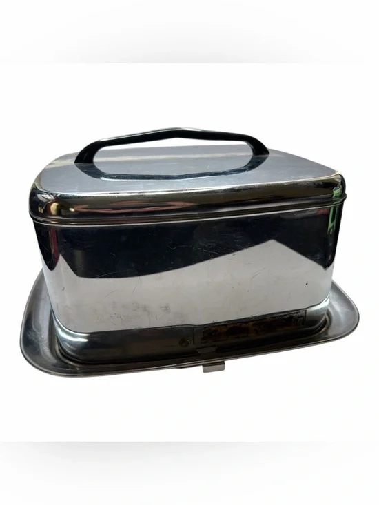 Vintage Lincoln Beautyware Cake Carrier is a vintage mid-century modern