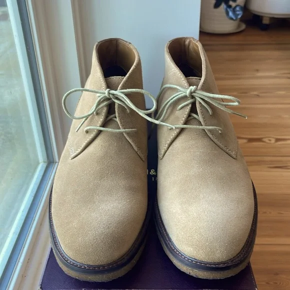 Johnston & Murphy Tan Suede Chukka Boots