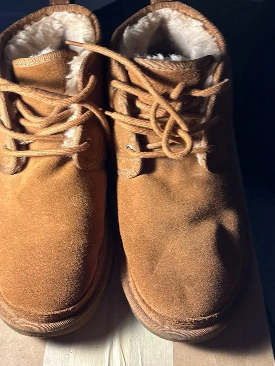 UGG Men's Suede Chukka Boots in Chestnut Brown
