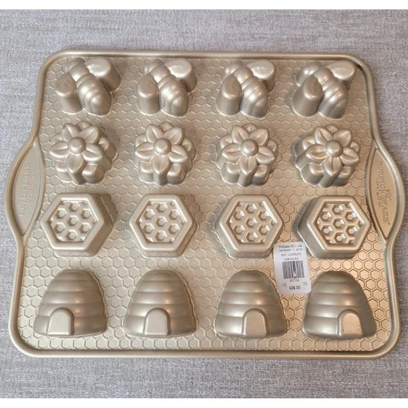 Nordic Ware Williams Sonoma Nonstick Cast Aluminum Hive Bee Bitelets Pan NEW