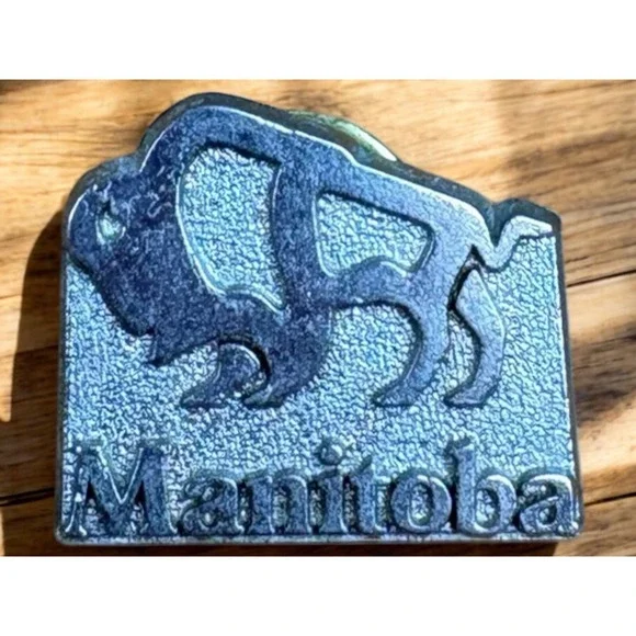 Manitoba Province Canada Buffalo Bison Silver-Tone Souvenir Lapel Pin