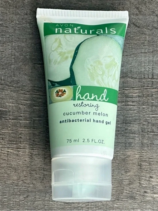 💞 New Avon Naturals Cucumber Melon Scented Antibacterial Hand Sanitizer Gel