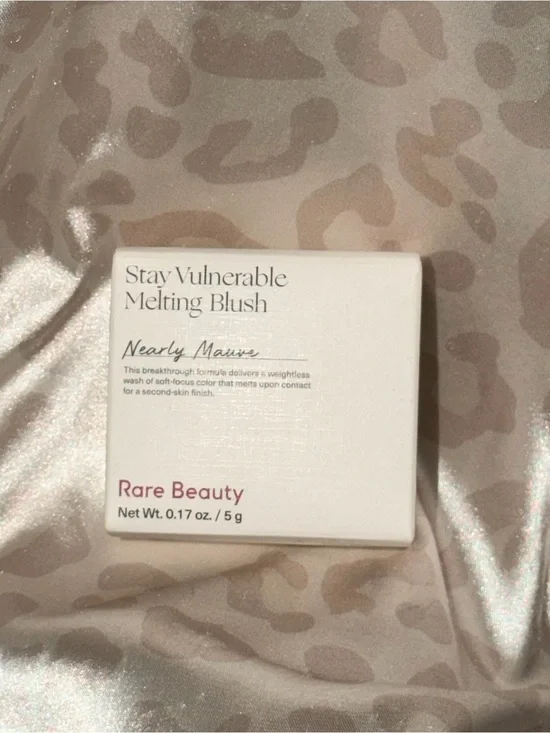 RARE BEAUTY | Stay Vulnerable Melting Blush - Nearly Mauve