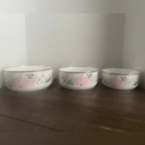Vintage Kobe Kitchen Bowls Floral Pattern Enamel Metal Mixing Nesting Bowls