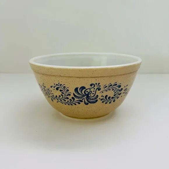 PYREX Speckled Beige/Tan Blue Floral Homestead 402 Mixing Bowl 1 1/2 Qt