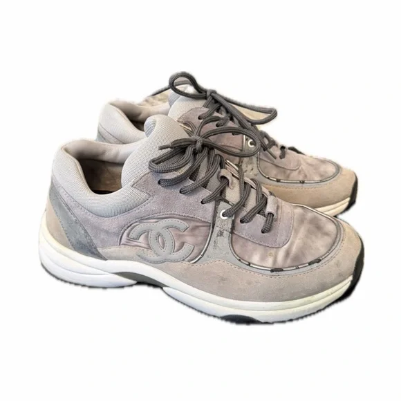 CHANEL Light Gray Suede CC Logo Sneakers