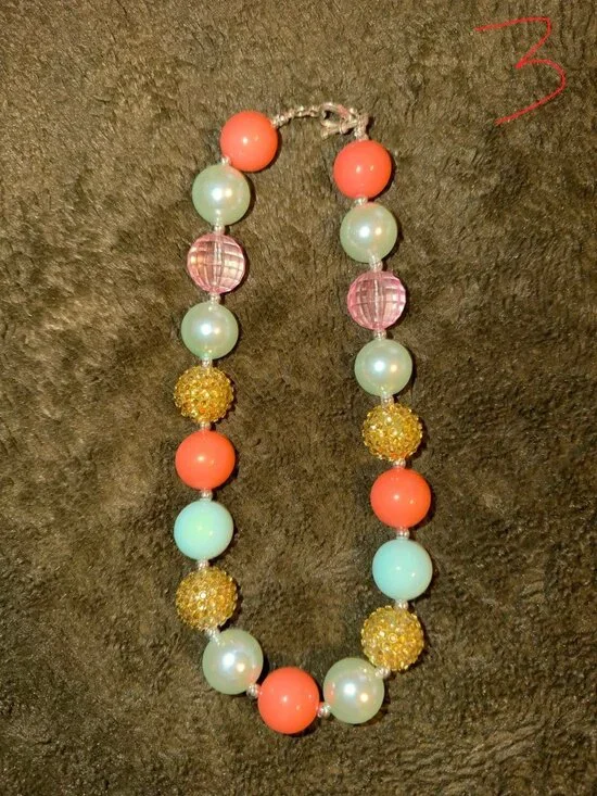 Bunch of Flowers & Boys: Bubblegum Necklace