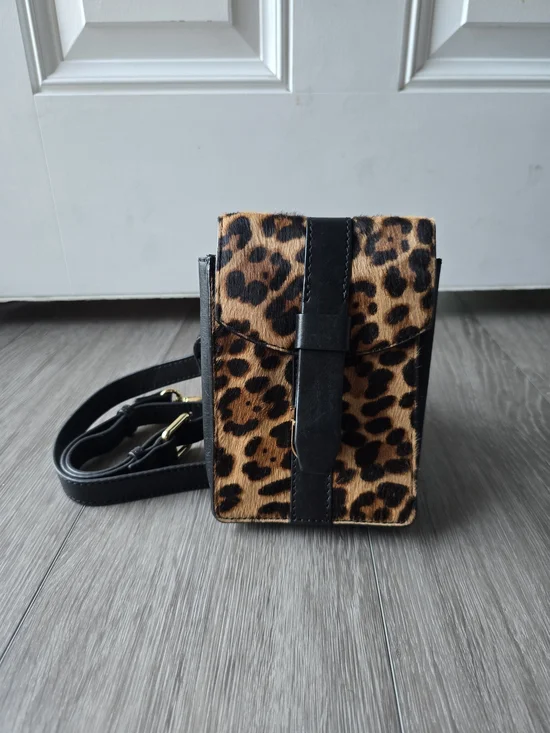 Clarks Leopard Calf Hair Leather Crossbody Phone Bag Gold Turnlock Mini Black