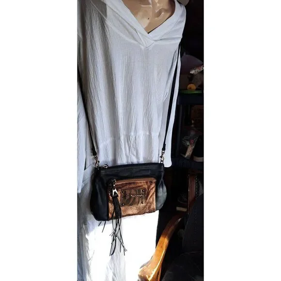 B Makowsky Black Leather Crossbody Bag Metallic Bronze Zebra Pocket Fringe