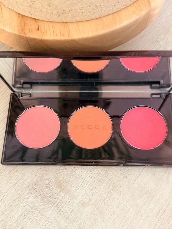 BECCA Blush Trio Palette — Coral, Peach, Bright Pink
