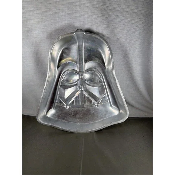 Vintage 1980 Wilton Star Wars Darth Vader Aluminum Cake Pan / Baking Mold
