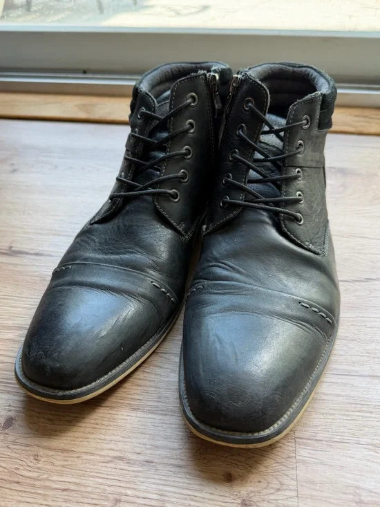 Steve Madden Black Leather Chukka Boots