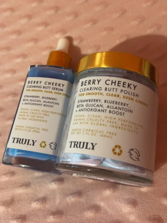 TRULY Berry Cheeky Clearing Butt Polish & Serum - Blue with Gold Lid